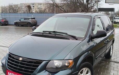 Chrysler Town & Country IV, 2005 год, 465 000 рублей, 1 фотография