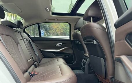 BMW 3 серия, 2022 год, 2 795 000 рублей, 15 фотография