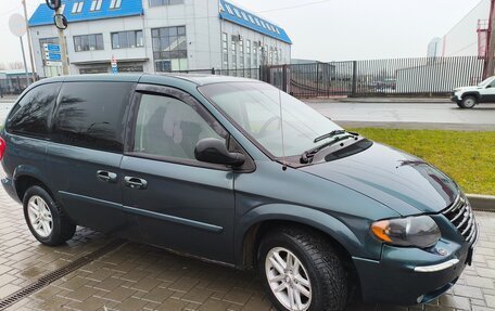 Chrysler Town & Country IV, 2005 год, 465 000 рублей, 3 фотография