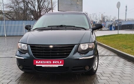 Chrysler Town & Country IV, 2005 год, 465 000 рублей, 2 фотография