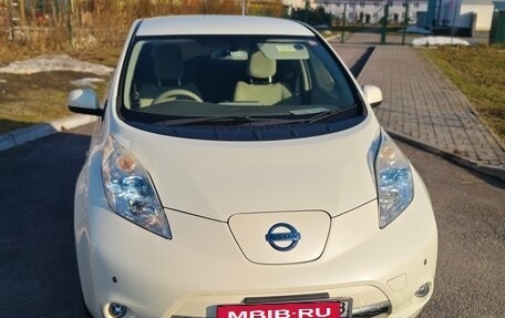 Nissan Leaf I, 2012 год, 550 000 рублей, 2 фотография