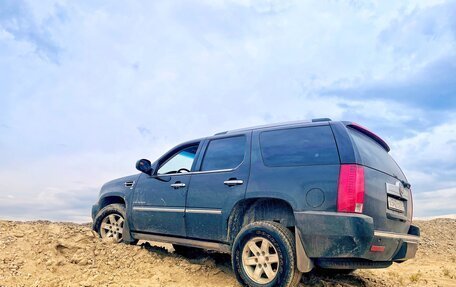 Cadillac Escalade III, 2011 год, 2 150 000 рублей, 3 фотография