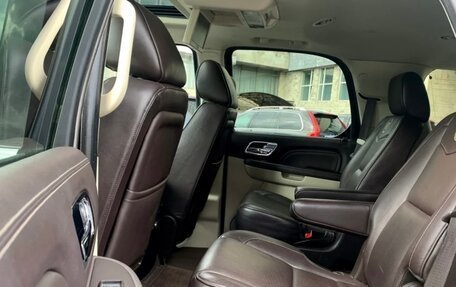 Cadillac Escalade III, 2011 год, 2 150 000 рублей, 8 фотография