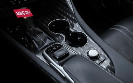 Lexus RX IV рестайлинг, 2017 год, 5 149 000 рублей, 20 фотография