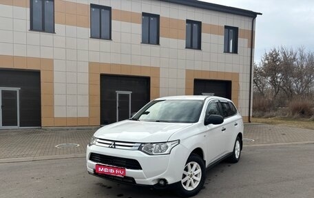 Mitsubishi Outlander III рестайлинг 3, 2014 год, 1 690 000 рублей, 1 фотография