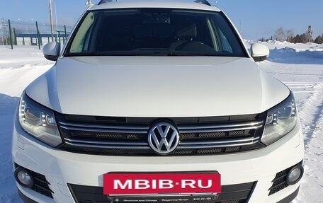 Volkswagen Tiguan I, 2015 год, 2 100 000 рублей, 4 фотография