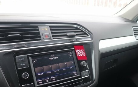 Volkswagen Tiguan II, 2017 год, 1 984 000 рублей, 10 фотография