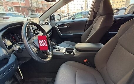 Toyota RAV4, 2021 год, 3 450 000 рублей, 4 фотография