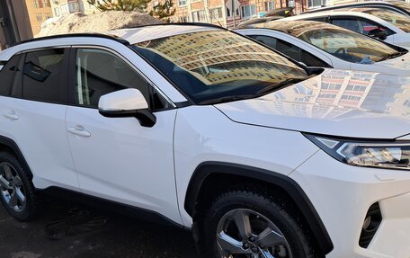 Toyota RAV4, 2021 год, 3 450 000 рублей, 6 фотография