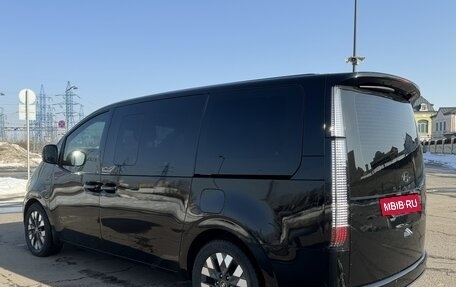 Hyundai Staria, 2024 год, 7 200 000 рублей, 3 фотография