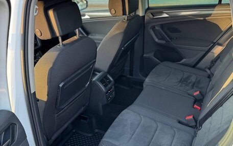 Volkswagen Tiguan II, 2018 год, 2 950 000 рублей, 14 фотография