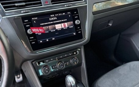 Volkswagen Tiguan II, 2018 год, 2 950 000 рублей, 13 фотография