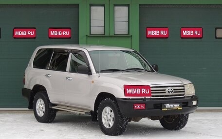 Toyota Land Cruiser 100 рестайлинг 2, 2005 год, 2 300 000 рублей, 1 фотография