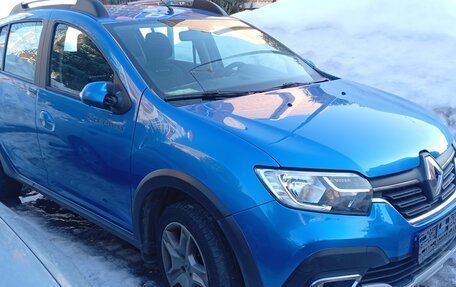 Renault Sandero II рестайлинг, 2021 год, 1 200 000 рублей, 2 фотография