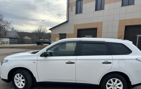 Mitsubishi Outlander III рестайлинг 3, 2014 год, 1 690 000 рублей, 5 фотография