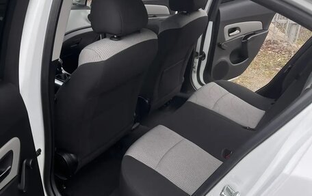 Chevrolet Cruze II, 2013 год, 820 000 рублей, 15 фотография