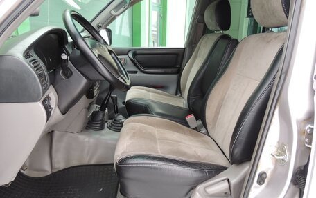 Toyota Land Cruiser 100 рестайлинг 2, 2005 год, 2 300 000 рублей, 5 фотография