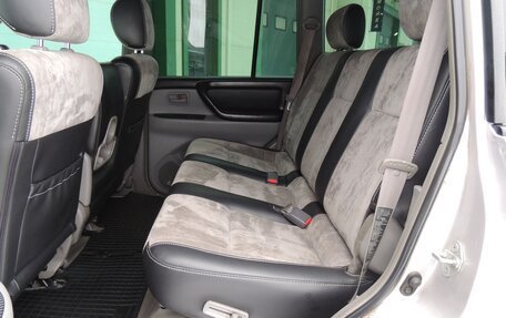 Toyota Land Cruiser 100 рестайлинг 2, 2005 год, 2 300 000 рублей, 6 фотография