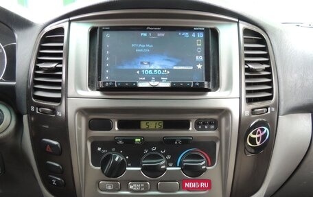 Toyota Land Cruiser 100 рестайлинг 2, 2005 год, 2 300 000 рублей, 8 фотография