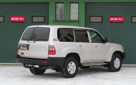 Toyota Land Cruiser 100 рестайлинг 2, 2005 год, 2 300 000 рублей, 3 фотография