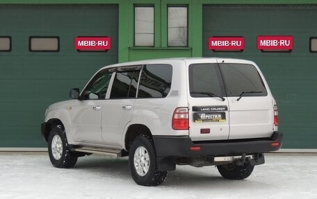 Toyota Land Cruiser 100 рестайлинг 2, 2005 год, 2 300 000 рублей, 4 фотография