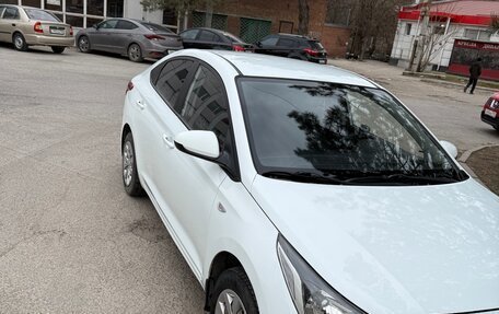 Hyundai Solaris II рестайлинг, 2018 год, 779 000 рублей, 4 фотография