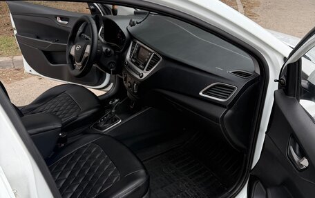 Hyundai Solaris II рестайлинг, 2018 год, 779 000 рублей, 9 фотография