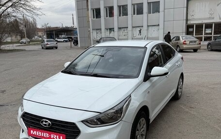 Hyundai Solaris II рестайлинг, 2018 год, 779 000 рублей, 3 фотография