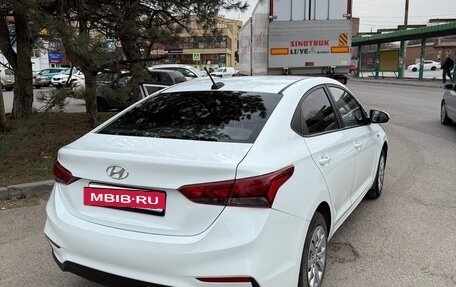 Hyundai Solaris II рестайлинг, 2018 год, 779 000 рублей, 2 фотография