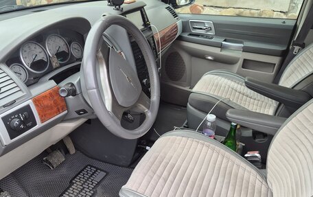 Chrysler Town & Country V рестайлинг, 2008 год, 1 250 000 рублей, 4 фотография