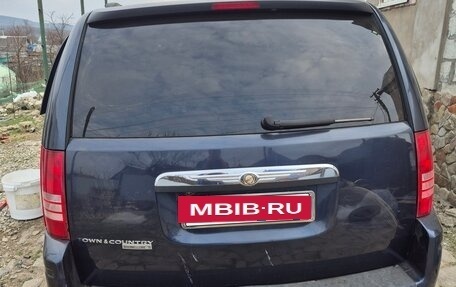 Chrysler Town & Country V рестайлинг, 2008 год, 1 250 000 рублей, 2 фотография