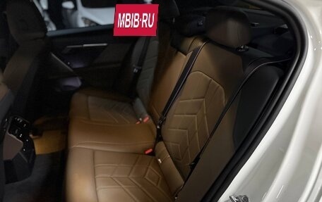 BMW 5 серия, 2024 год, 6 090 000 рублей, 10 фотография