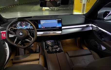 BMW 5 серия, 2024 год, 6 090 000 рублей, 7 фотография