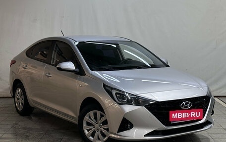 Hyundai Solaris II рестайлинг, 2022 год, 1 690 000 рублей, 2 фотография