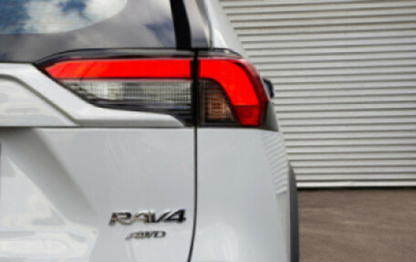 Toyota RAV4, 2025 год, 4 700 000 рублей, 9 фотография