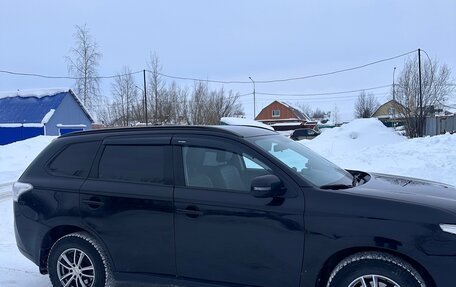 Mitsubishi Outlander III рестайлинг 3, 2014 год, 1 450 000 рублей, 5 фотография