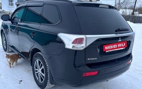 Mitsubishi Outlander III рестайлинг 3, 2014 год, 1 450 000 рублей, 7 фотография