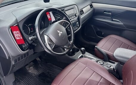 Mitsubishi Outlander III рестайлинг 3, 2014 год, 1 450 000 рублей, 11 фотография
