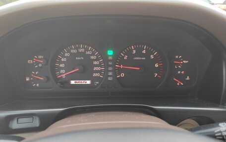 Toyota Land Cruiser 100 рестайлинг 2, 2001 год, 1 850 000 рублей, 12 фотография