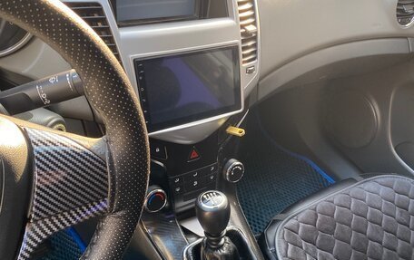 Chevrolet Cruze II, 2010 год, 500 000 рублей, 6 фотография