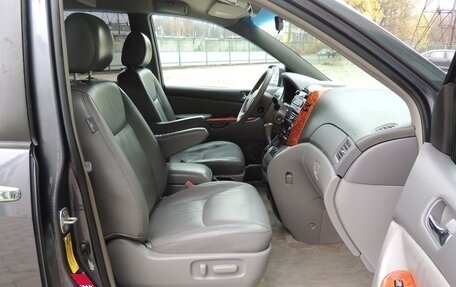 Toyota Sienna II рестайлинг, 2005 год, 1 350 000 рублей, 6 фотография