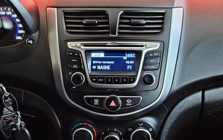 Hyundai Solaris II рестайлинг, 2015 год, 885 000 рублей, 11 фотография