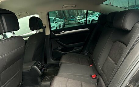 Volkswagen Passat B8 рестайлинг, 2019 год, 1 779 500 рублей, 13 фотография