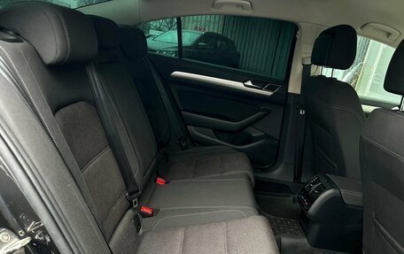 Volkswagen Passat B8 рестайлинг, 2019 год, 1 779 500 рублей, 11 фотография