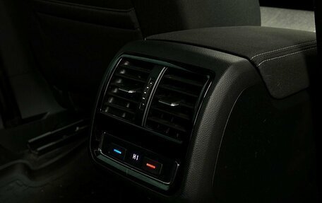 Volkswagen Passat B8 рестайлинг, 2019 год, 1 779 500 рублей, 12 фотография