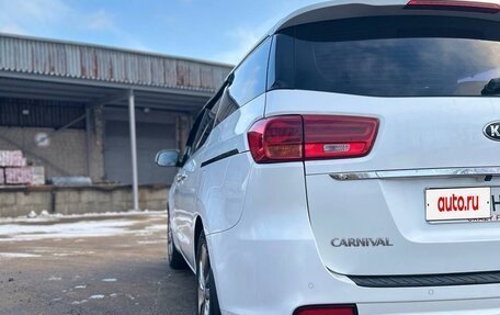 KIA Carnival III, 2018 год, 2 380 000 рублей, 7 фотография