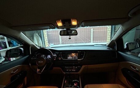 KIA Carnival III, 2018 год, 2 380 000 рублей, 17 фотография