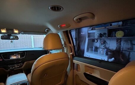 KIA Carnival III, 2018 год, 2 380 000 рублей, 19 фотография