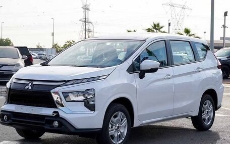 Mitsubishi Xpander, 2026 год, 2 380 000 рублей, 3 фотография