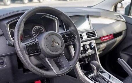 Mitsubishi Xpander, 2026 год, 2 380 000 рублей, 6 фотография